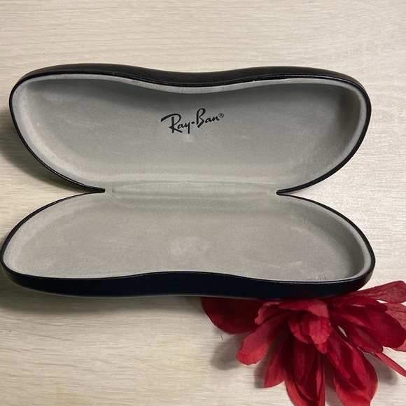 Ray- Ban Glasses Case - Picture 2 of 6